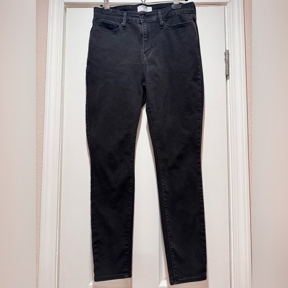 DENIZEN from LEVI’S High Rise Skinny Stretch Jean - Black - size 8